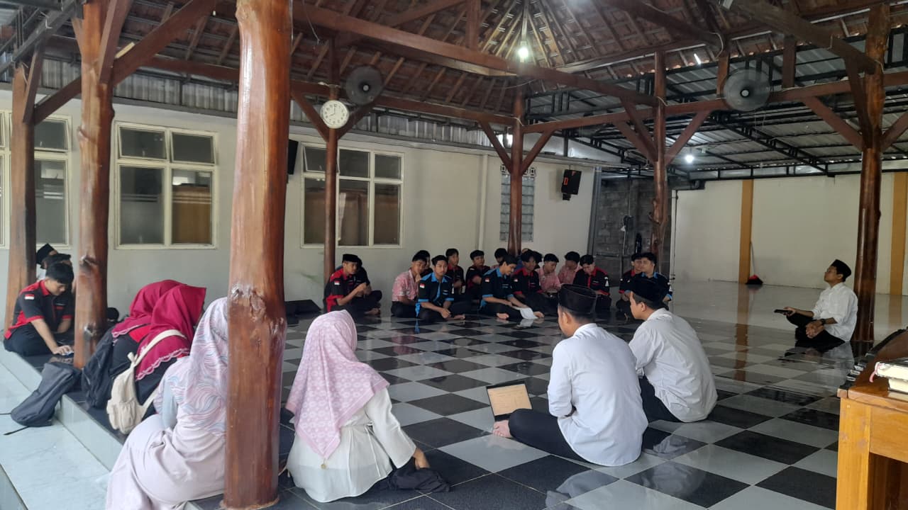 Sosialisasi UKK 2026: Bekal Awal Siswa Akhir SMK Plus Khoiriyah Hasyim Tebuireng Menuju Kelulusan Berkualitas