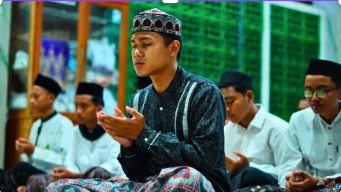 Kenalkan Sejarah Masyayikh Tebuireng, SMK Plus Khoiriyah Hasyim Gelar Kegiatan Triwulan Ziarah