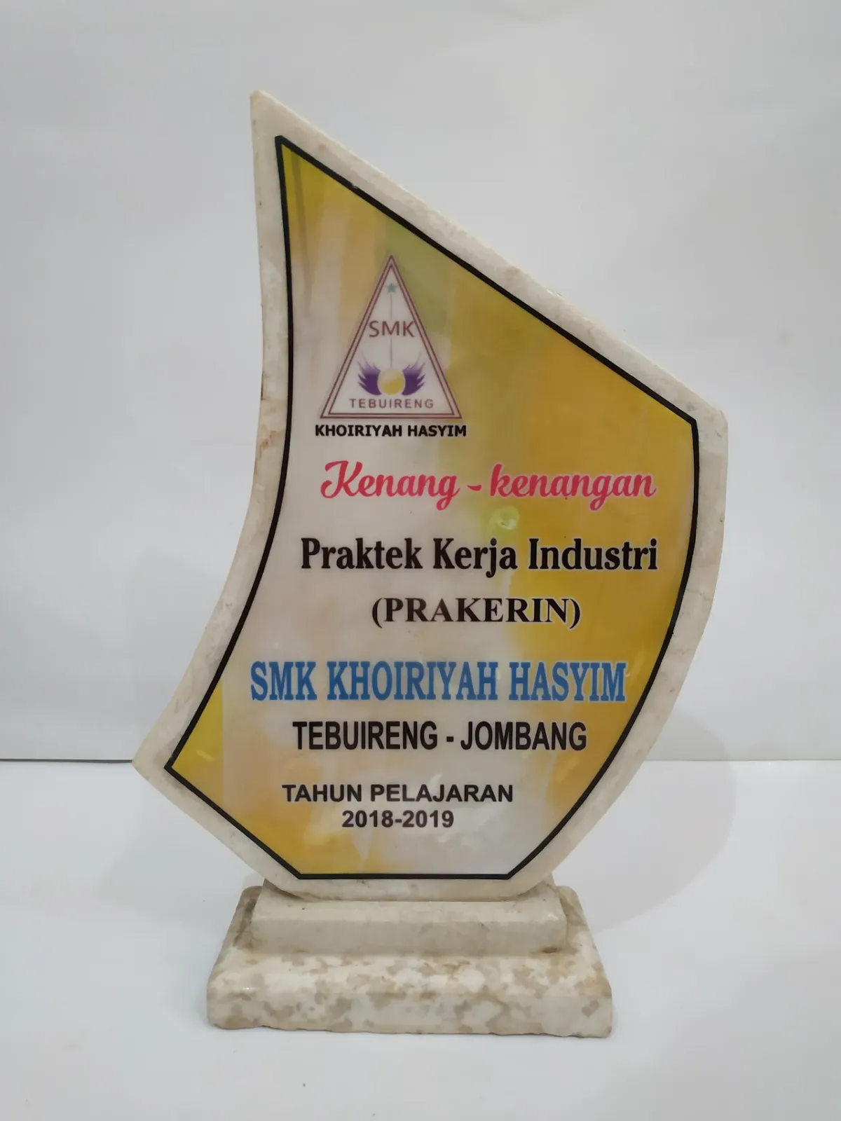 2019 - KENANG-KENANGAN Praktek Kerja Industri (PRAKERIN) SMK Plus KHOIRIYAH HASYIM TEBUIRENG-JOMBANG TAHUN PELAJARAN 2018-2019